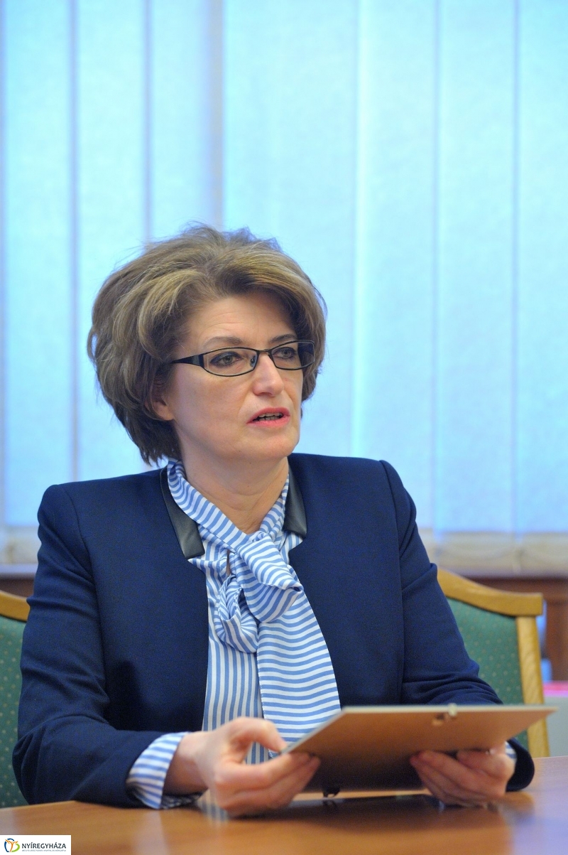 Adomány négy keréken - fotó Szarka Lajos