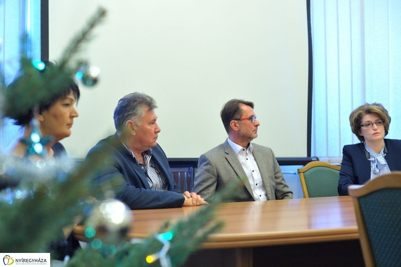 Adomány négy keréken - fotó Szarka Lajos