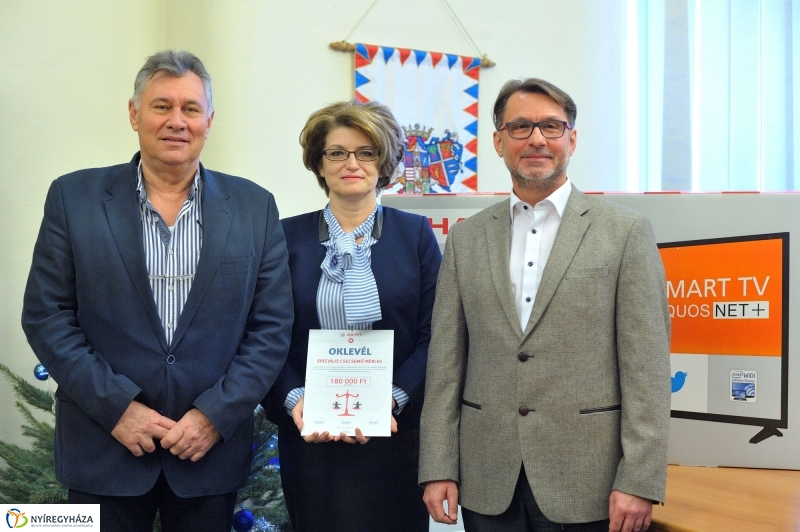 Adomány négy keréken - fotó Szarka Lajos