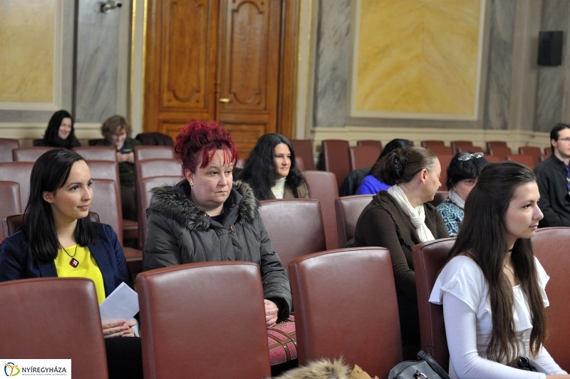 A rászoruló hallgatókért - fotó Szarka Lajos