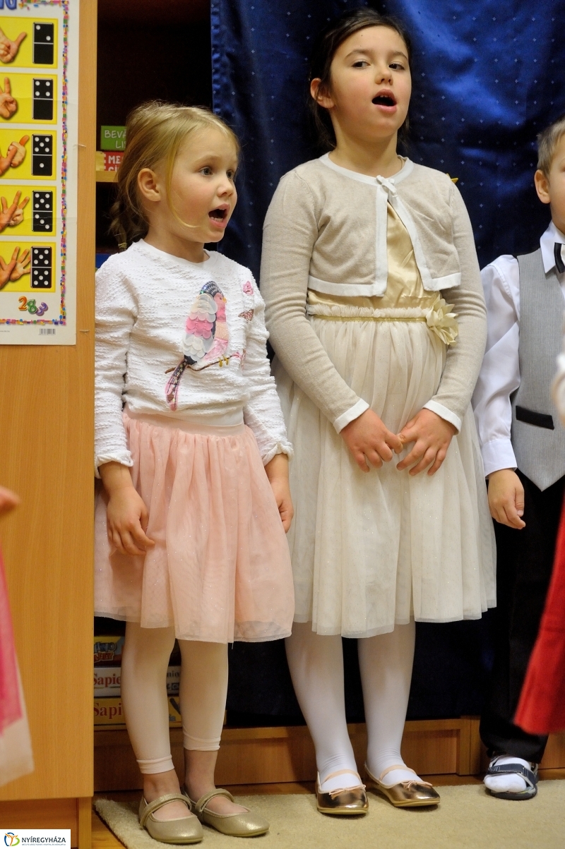 Mustármagosok karácsonyi műsora - fotó Szarka Lajos