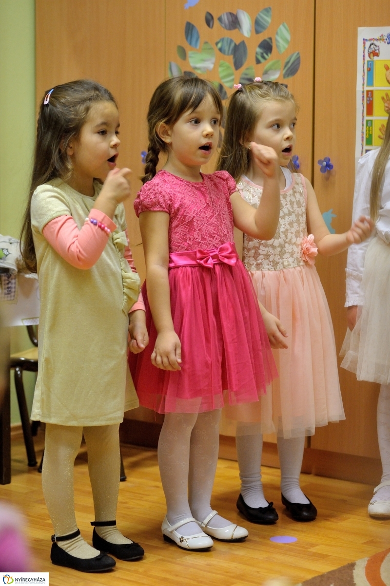 Mustármagosok karácsonyi műsora - fotó Szarka Lajos