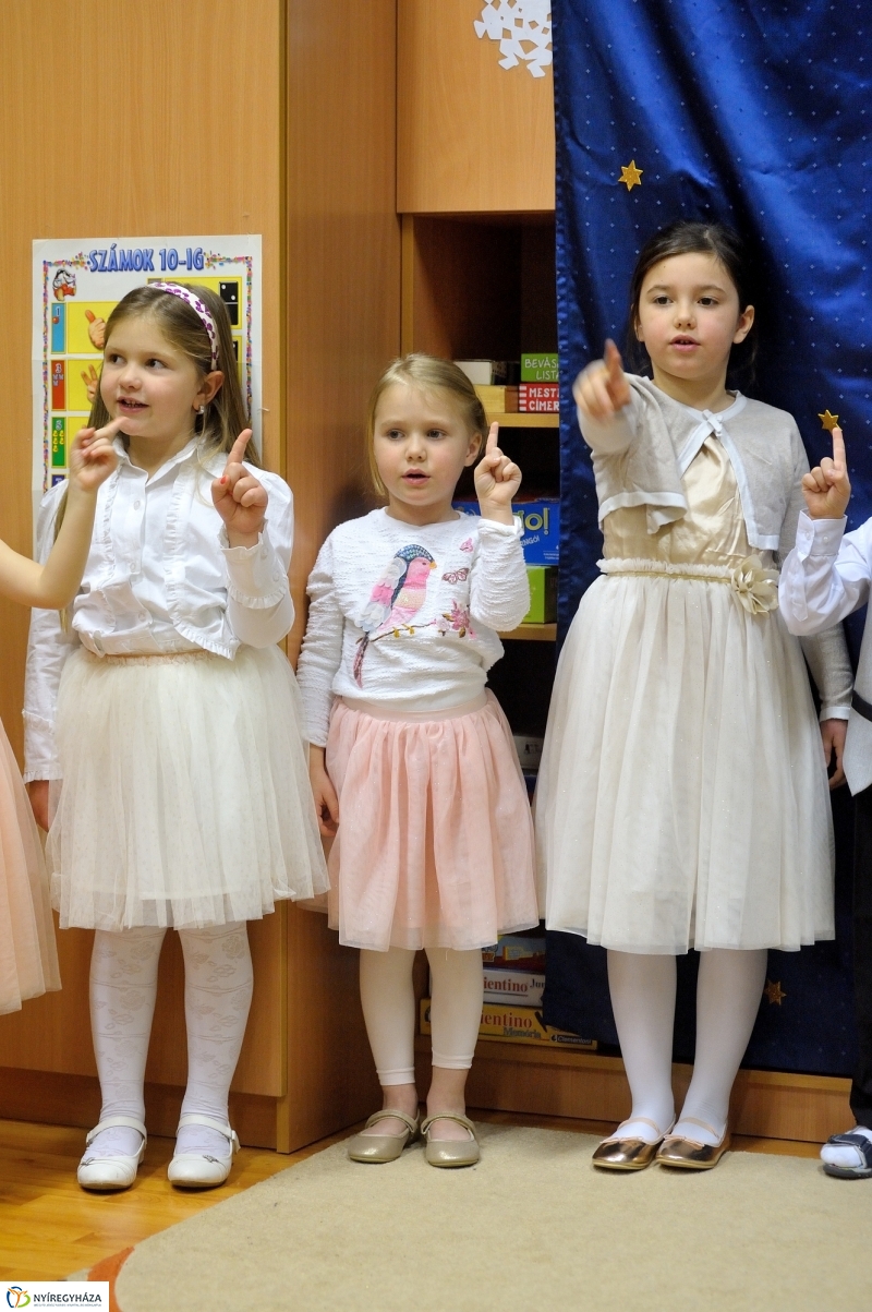 Mustármagosok karácsonyi műsora - fotó Szarka Lajos