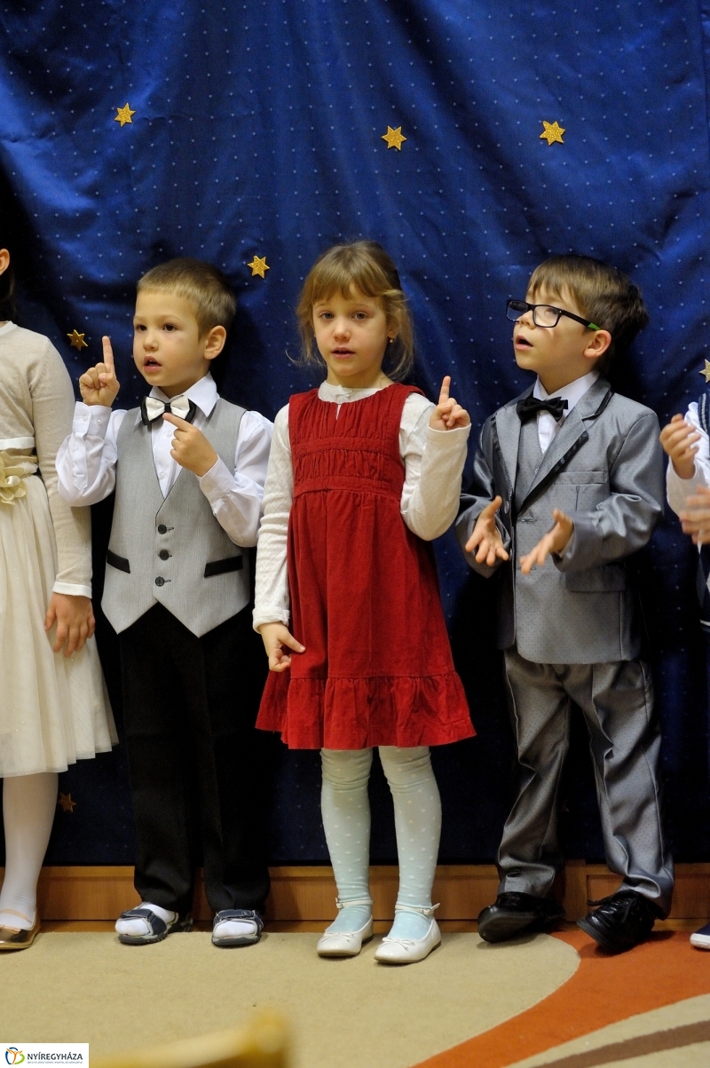 Mustármagosok karácsonyi műsora - fotó Szarka Lajos