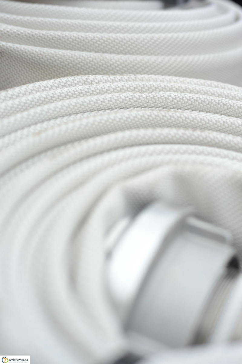 Eszközök a tűzoltóknak - fotó Szarka Lajos