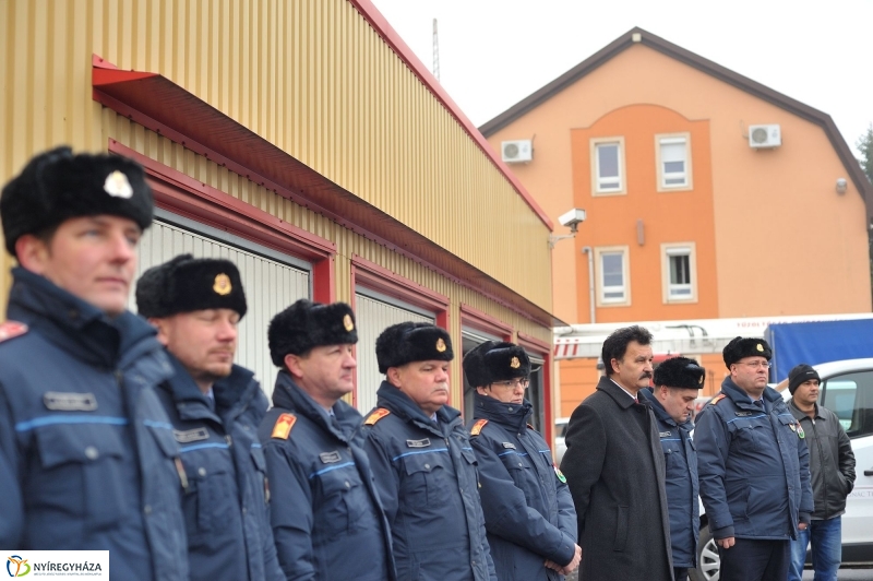 Eszközök a tűzoltóknak - fotó Szarka Lajos