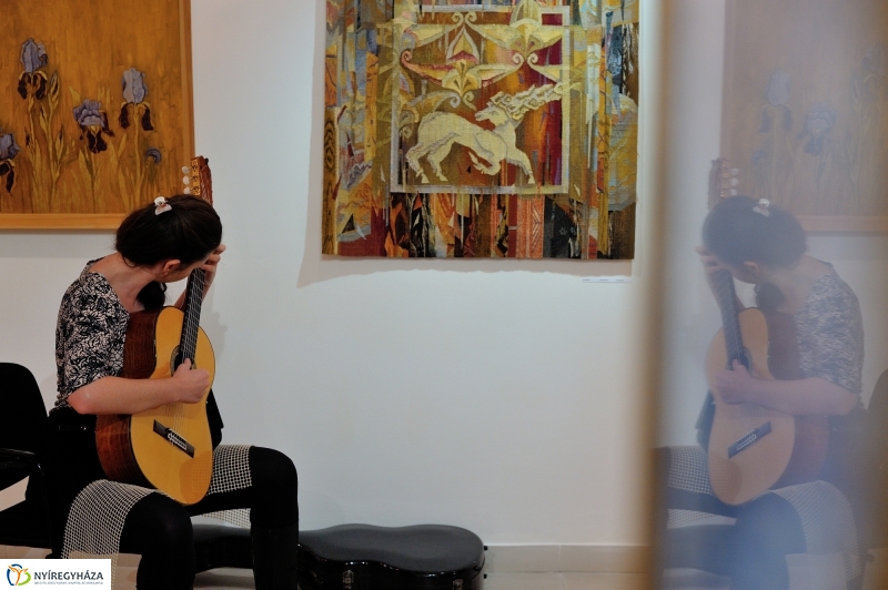 Művek textilen és fotópapíron - fotó Szarka Lajos