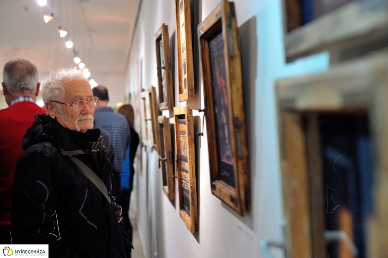 Művek textilen és fotópapíron - fotó Szarka Lajos