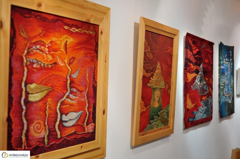 Művek textilen és fotópapíron - fotó Szarka Lajos