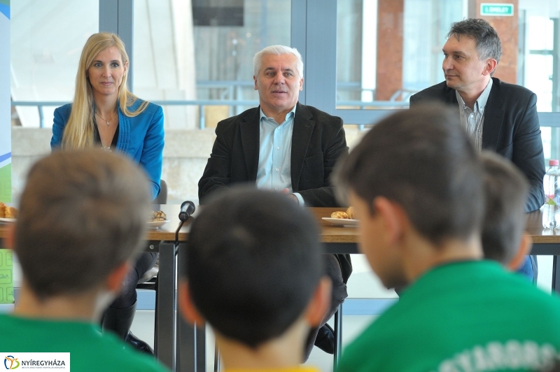 Sportszer adomány - fotó Szarka Lajos