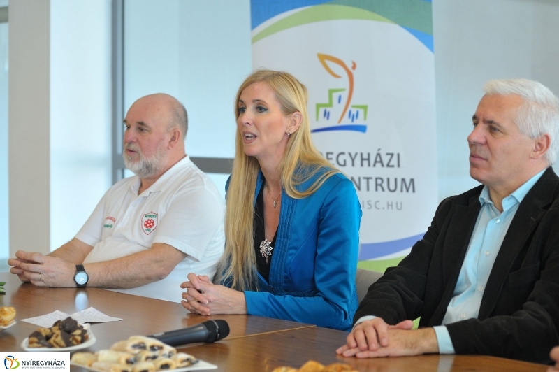 Sportszer adomány - fotó Szarka Lajos