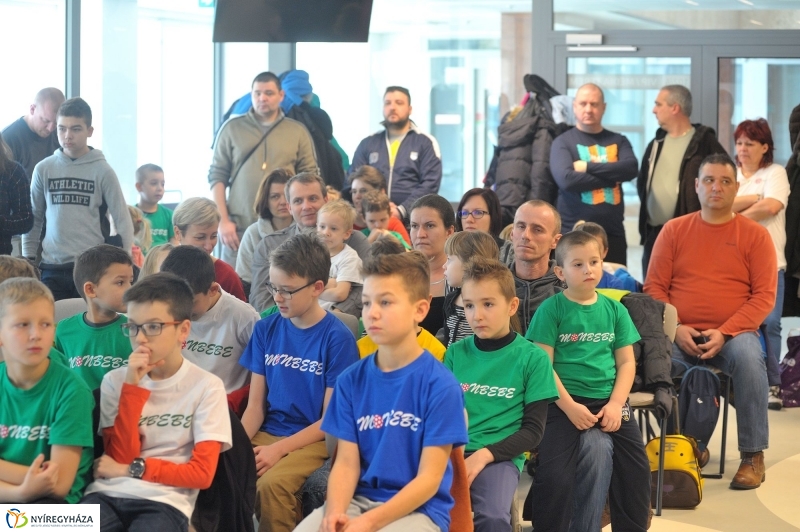 Sportszer adomány - fotó Szarka Lajos