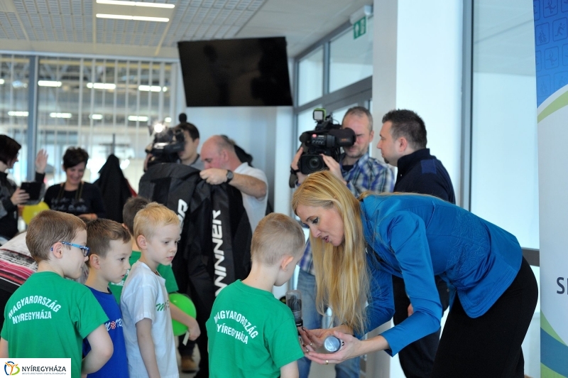 Sportszer adomány - fotó Szarka Lajos