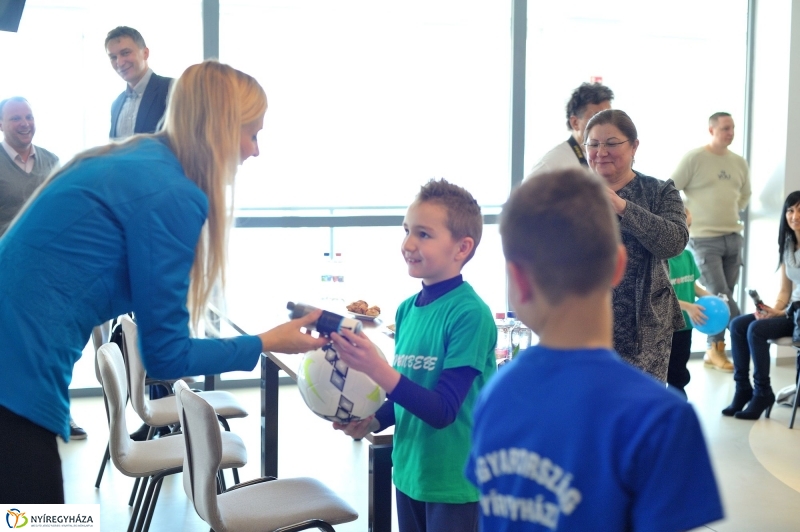 Sportszer adomány - fotó Szarka Lajos