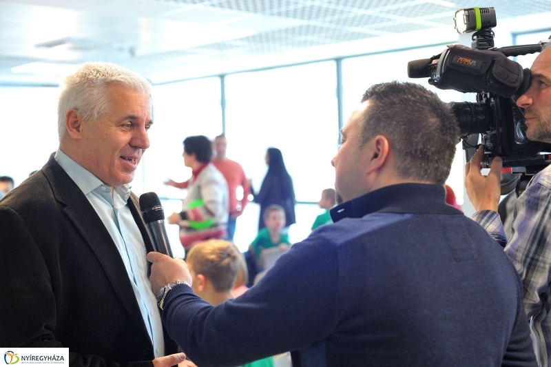 Sportszer adomány - fotó Szarka Lajos