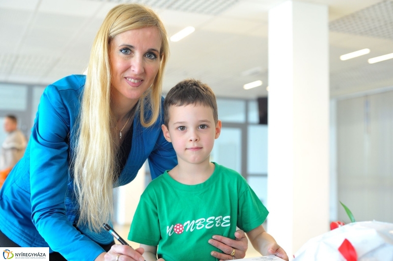 Sportszer adomány - fotó Szarka Lajos