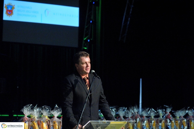 Ajándék nyugdíjasoknak - fotó Szarka Lajos