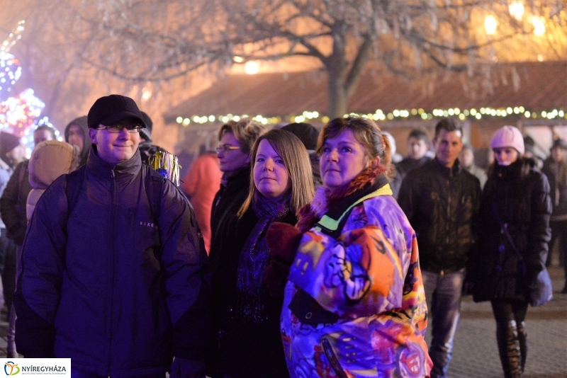 Szilveszteri utcabál a Kossuth téren