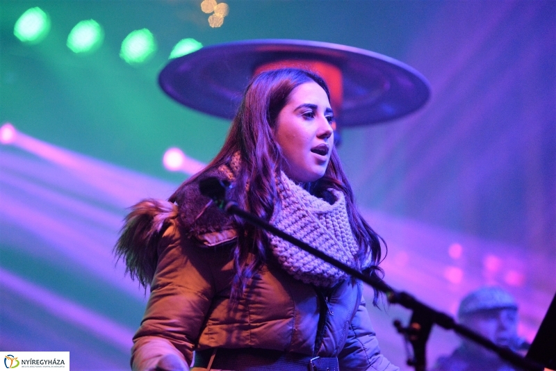 Szilveszteri utcabál a Kossuth téren