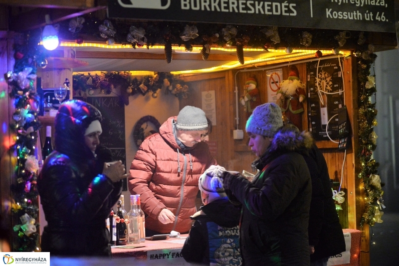 Szilveszteri utcabál a Kossuth téren