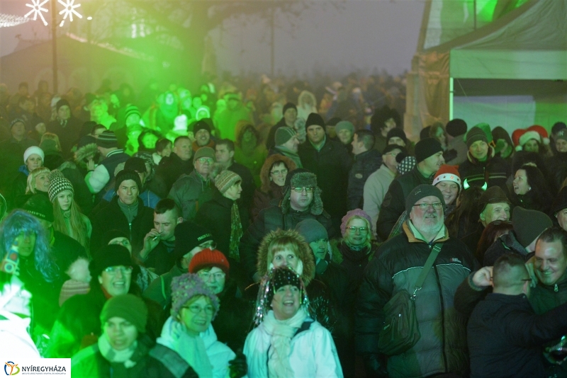 Szilveszteri utcabál a Kossuth téren