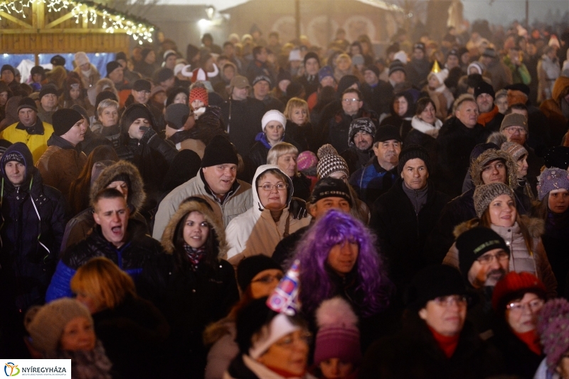 Szilveszteri utcabál a Kossuth téren
