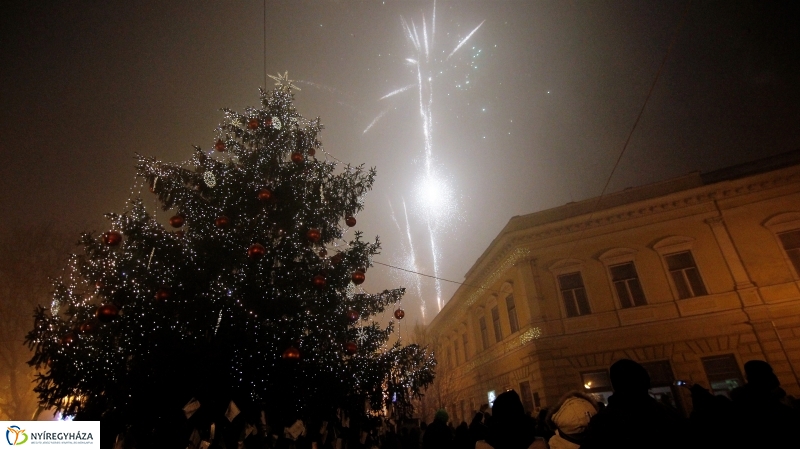 Szilveszteri utcabál a Kossuth téren