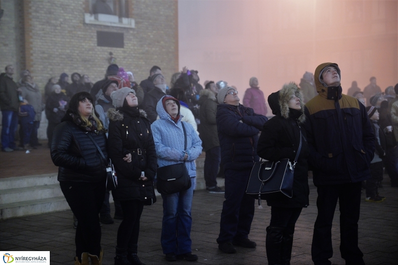 Szilveszteri utcabál a Kossuth téren