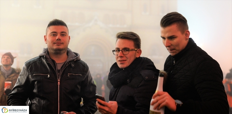 Szilveszteri utcabál a Kossuth téren