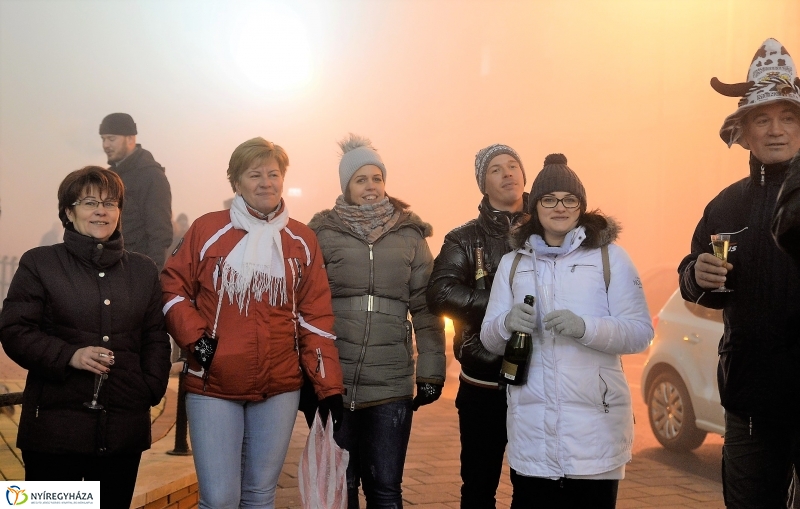 Szilveszteri utcabál a Kossuth téren