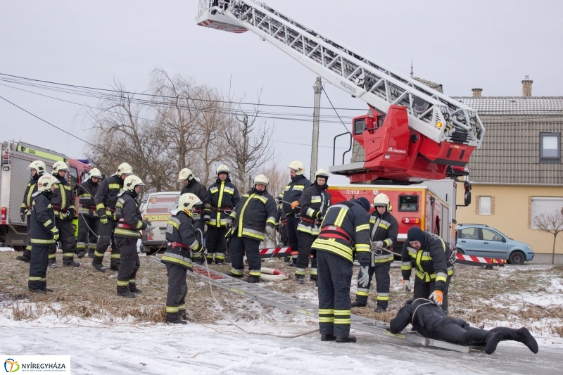 Jégről mentés a Bujtoson - fotó Szarka Lajos