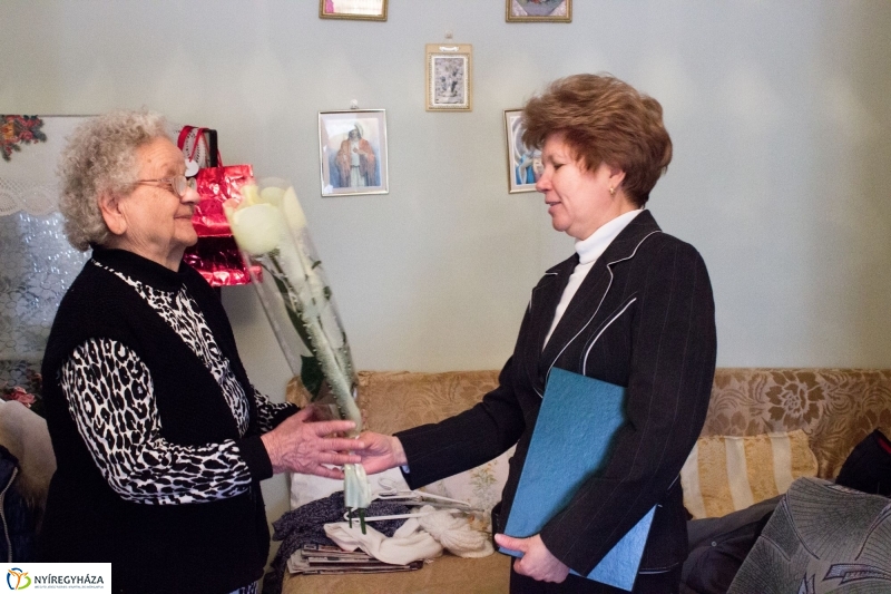 Szépkorú köszöntése Árvai Sándorné - fotó Szarka Lajos