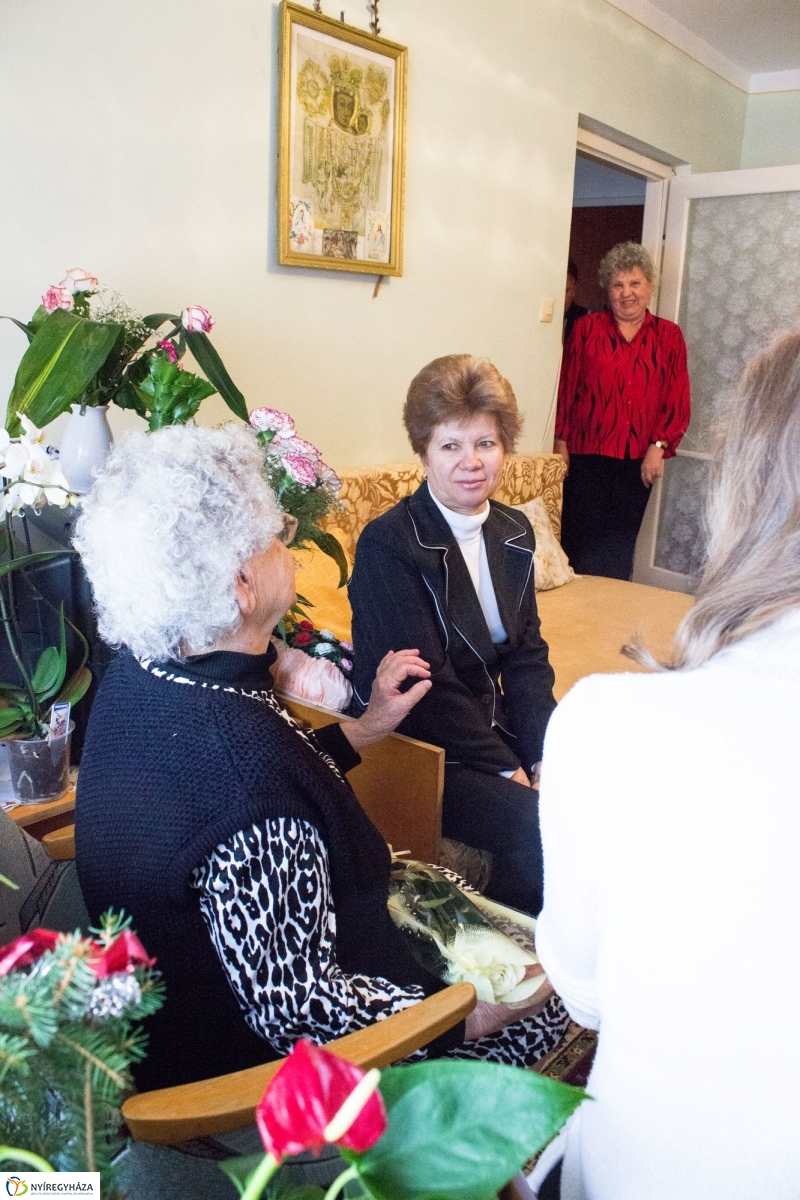 Szépkorú köszöntése Árvai Sándorné - fotó Szarka Lajos