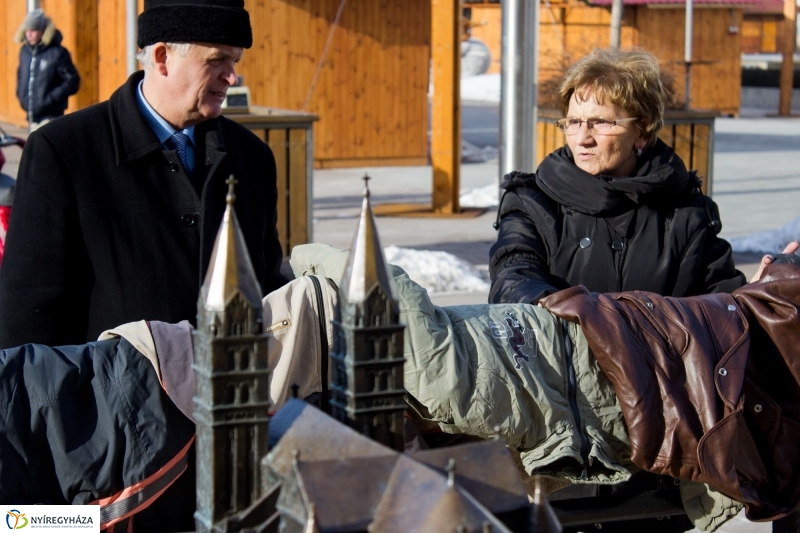 Ruhaadomány - fotó Szarka Lajos