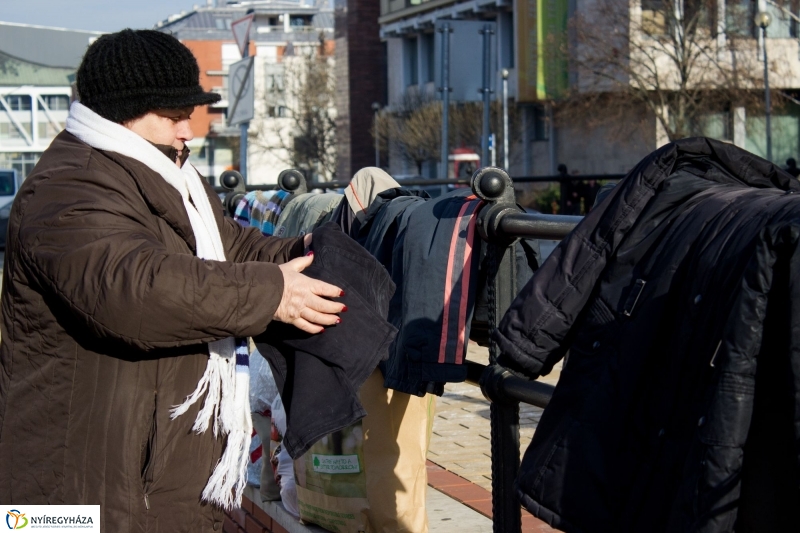 Ruhaadomány - fotó Szarka Lajos