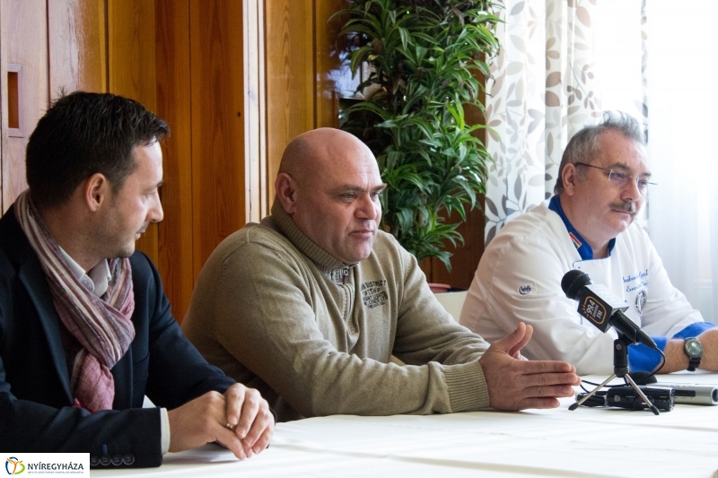 Böllérverseny sajtótájékoztató - fotó Szarka Lajos