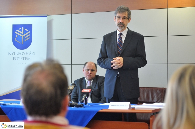 Nyíregyházi Egyetem sajtótájékoztatója - fotó Szarka Lajos