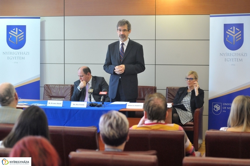 Nyíregyházi Egyetem sajtótájékoztatója - fotó Szarka Lajos
