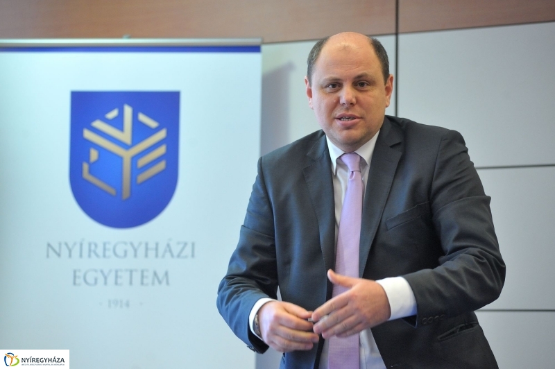 Nyíregyházi Egyetem sajtótájékoztatója - fotó Szarka Lajos