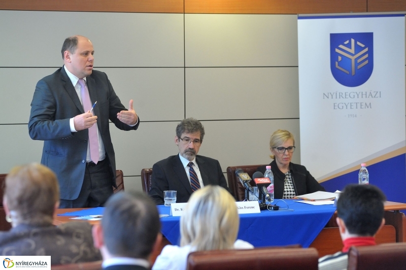 Nyíregyházi Egyetem sajtótájékoztatója - fotó Szarka Lajos