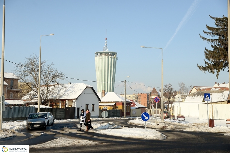 Szalagátvágás a Kígyó utcán