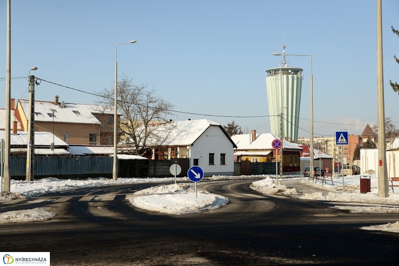 Szalagátvágás a Kígyó utcán