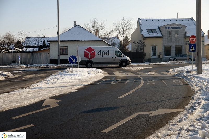 Szalagátvágás a Kígyó utcán