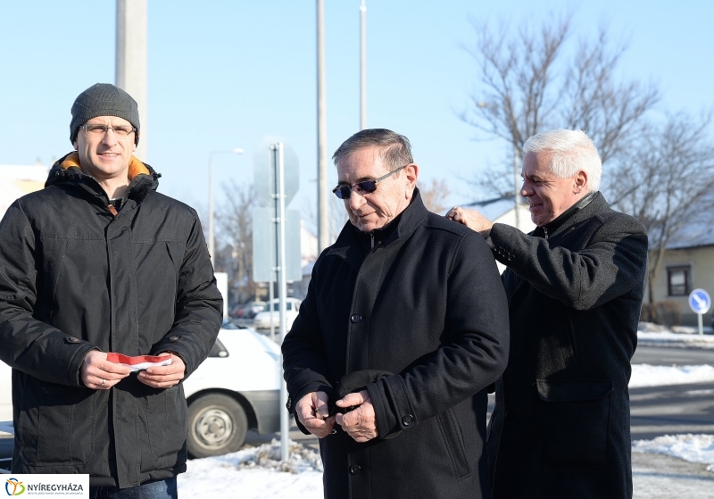 Szalagátvágás a Kígyó utcán