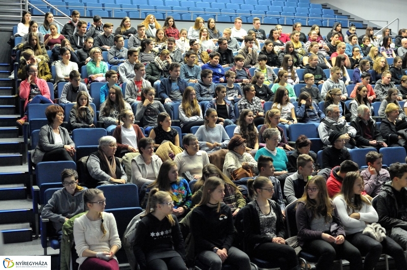Rendhagyó irodalmi óra - fotó Szarka Lajos