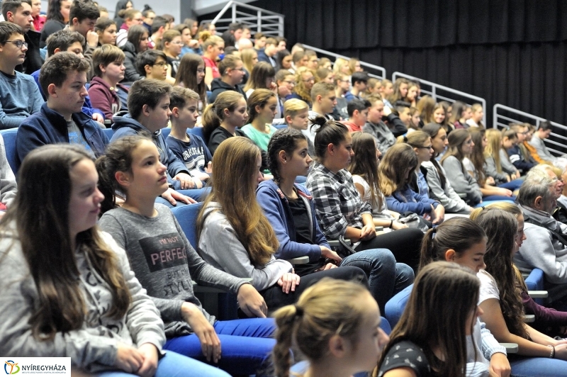 Rendhagyó irodalmi óra - fotó Szarka Lajos