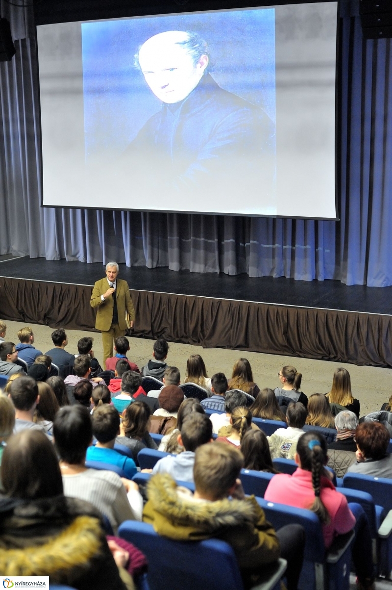 Rendhagyó irodalmi óra - fotó Szarka Lajos