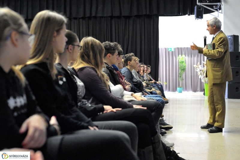 Rendhagyó irodalmi óra - fotó Szarka Lajos