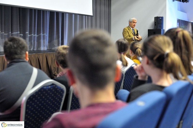 Rendhagyó irodalmi óra - fotó Szarka Lajos