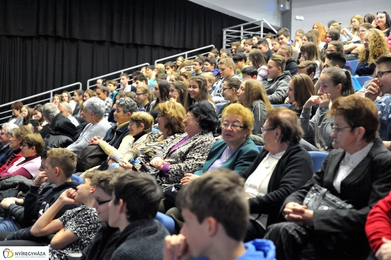 Rendhagyó irodalmi óra - fotó Szarka Lajos
